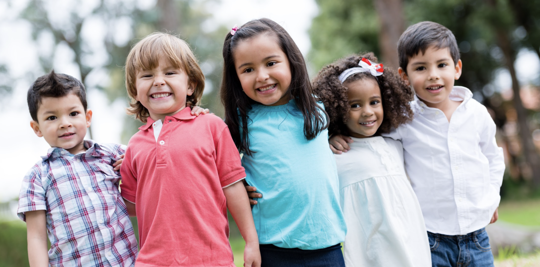 group of kids outdoors | Castle Rock Dentist