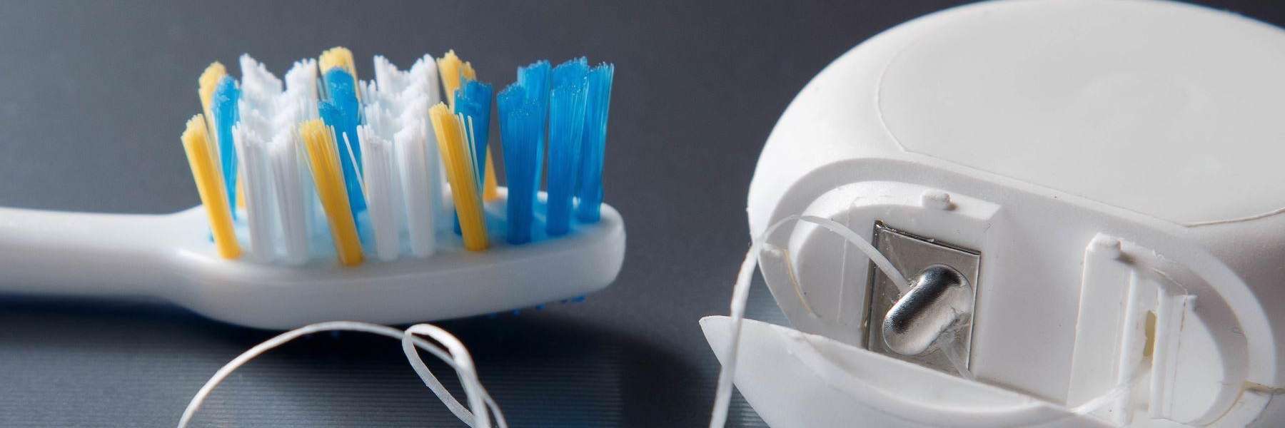 Toothbrush and Floss | Castle Pines Pediatric Dentist